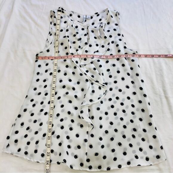 Elle White Black Polka Dot Sleeveless Top Ruffle Front Keyhole Button Closure - Picture 7 of 16